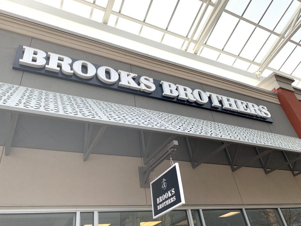 BROOKS BROTHERS FACTORY OUTLET Updated September 2024 400 S Wilson