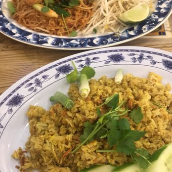Thai Lovers - Pad Thai and Yellow Curry Fried Rice with crabs. - Thai Near Me - San Jose, California Thai Lovers - Pad Thai and Yellow Curry Fried Rice with crabs. - Thai Near Me - San Jose, California