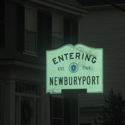 Newburyport Screening Room - Entering Newburyport from Newbury.