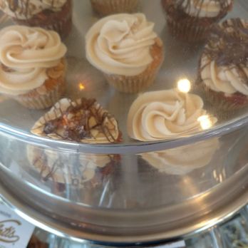 The Original Velatis - Cupcakes looked good, but I didn't get a chance to try them. - Desserts Near Me - Bethesda, Maryland The Original Velatis - Cupcakes looked good, but I didn't get a chance to try them. - Desserts Near Me - Bethesda, Maryland
