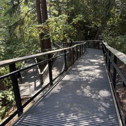 Kruckeberg Botanic Garden