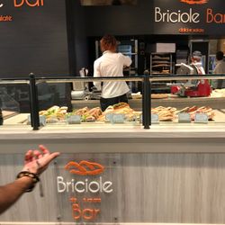 Briciole Bar - That chick