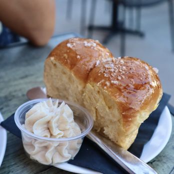Hippo - Hippo rolls (Happy hour) - American Near Me - Los Angeles, California