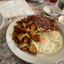 B S Coffee Shop - Corned beef hash!:)