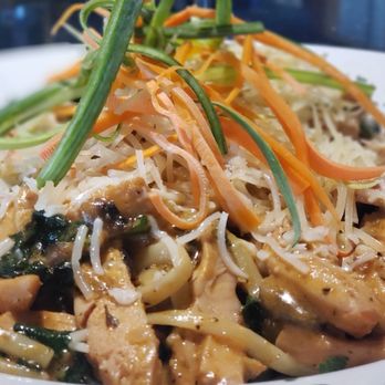 DB Steakhouse - Blackened chicken linguine.  Cooked and seasoned to perfection.  Presentation was on point. - Sports Bars Near Me - Discovery Bay, California