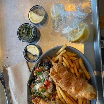 California Fish Grill - Seafood Near Me - Pasadena, California California Fish Grill - Seafood Near Me - Pasadena, California