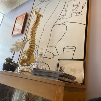 Nora Bauman, DC - Bauman Chiropractic - Waiting room - Chiropractors Near Me - Sherman Oaks, California Nora Bauman, DC - Bauman Chiropractic - Waiting room - Chiropractors Near Me - Sherman Oaks, California