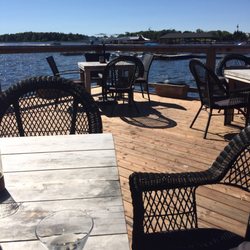 The Boathouse - Big dock-side patio