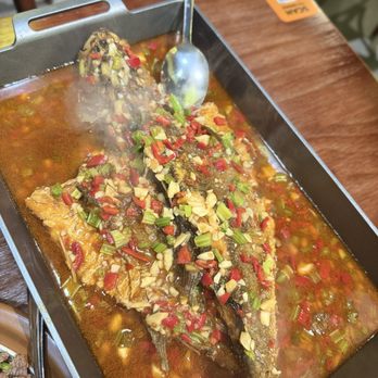 Picky Hunan - 红烧鲤鱼 - Pan Asian Near Me - Alhambra, California