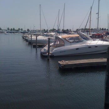 McKinley Marina - Boat Dealers Near Me - Milwaukee, Wisconsin McKinley Marina - Boat Dealers Near Me - Milwaukee, Wisconsin