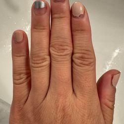 I-Pink Nail & Spa - Got manicure on Friday. By the following Wednesday it was chipping.