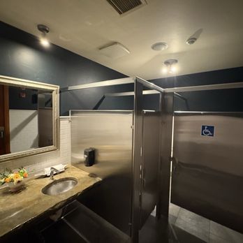 Auburn Alehouse - Nice bathroom - American Near Me - Auburn, California Auburn Alehouse - Nice bathroom - American Near Me - Auburn, California