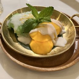 Mango sticky rice is back in season! Mango sticky rice is back in season!