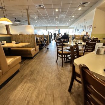 Reveille Coffeehouse Cafe - Dining room - Cafes Near Me - Marietta, Georgia
