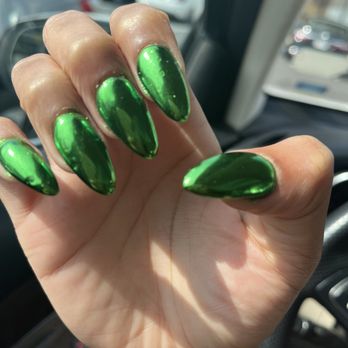 Q Nails and Spa - Bubbling in my nails - Nail Salons Near Me - Sandy Springs, Georgia