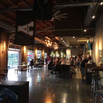 Crown Station - Pubs Near Me - Charlotte, North Carolina