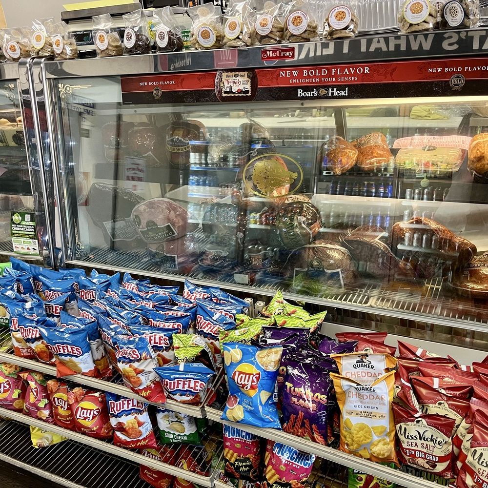 Mike's Deli 2 - Deli case - Delis Near Me - Los Angeles, California