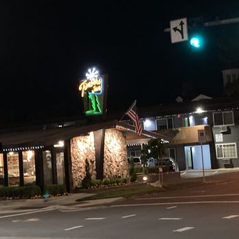Timbers Motel - Timbers by night - Hotels Near Me - Eugene, Oregon