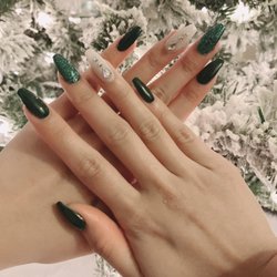 Ultra Nail Boutique - Christmas' nails design!