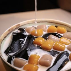 Meet Fresh - Icy Grass Jelly Signature/鲜芋仙招牌 @tiffhuangry