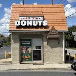 Laurel Tavern Donuts - Storefront