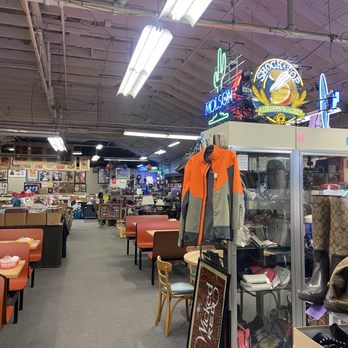Fensty's Indoor Flea Market - 1/12/25 food booth to the left and cashier stand. - Used, Vintage & Consignment Near Me - Bally, Pennsylvania