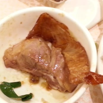 海港燒鵝海鮮酒家 - Notice how there is very little fat under the skin. Not ss greasy ad others' roasted goose. - Seafood Near Me - Hong Kong, HK