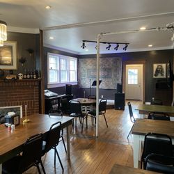 The Weeping Willow Cafe & Tap House - Stage