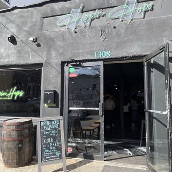 Hippin Hops Brewpub & Oyster Bar - Seafood Near Me - Atlanta, Georgia