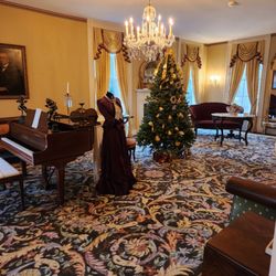 Arlington Antebellum Home & Gardens - Living room