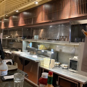 Liliha Bakery - Bakeries Near Me - Honolulu, Hawaii