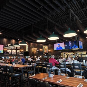 Browns Socialhouse - Brewpubs Near Me - Waterloo, Ontario Browns Socialhouse - Brewpubs Near Me - Waterloo, Ontario