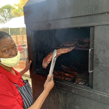 Ray's World Famous Bar-B Que - The secret smoker and family member behind the great flavor. - Barbeque Near Me - West Memphis, Arkansas Ray's World Famous Bar-B Que - The secret smoker and family member behind the great flavor. - Barbeque Near Me - West Memphis, Arkansas