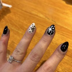 Queen Nail Spa - Messed up designs