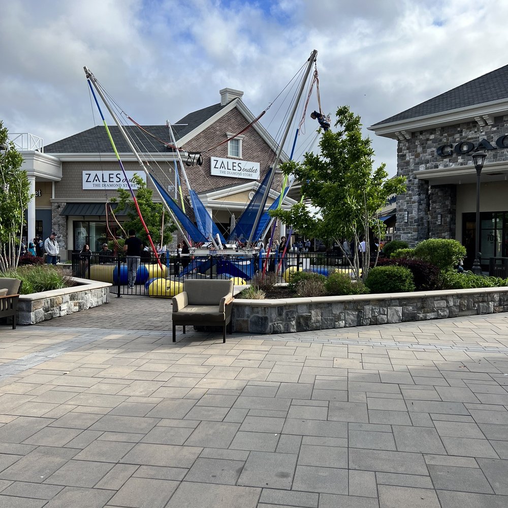 Norfolk Premium Outlets - Outlet Stores Near Me - Norfolk, Virginia Norfolk Premium Outlets - Outlet Stores Near Me - Norfolk, Virginia