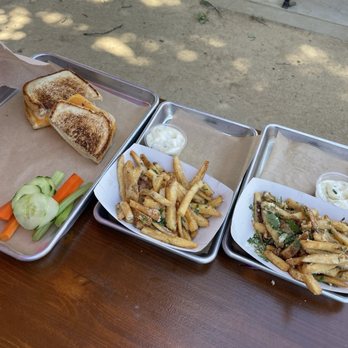 Napa Yard - Children's grilled cheese, side of fries - Restaurants Near Me - Napa, California