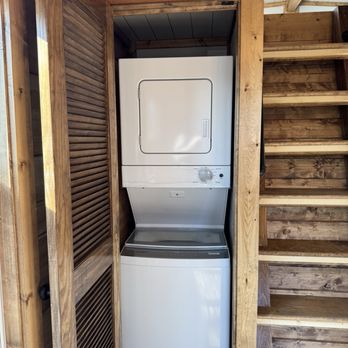 Sweet-Haus Tiny Cabin - Laundry problem solved! - Mobile Home Dealers Near Me - Chesnee, South Carolina