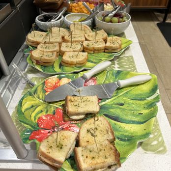 Delta Sky Club - Airport Lounges Near Me - Honolulu, Hawaii Delta Sky Club - Airport Lounges Near Me - Honolulu, Hawaii