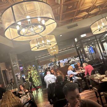 Roanoke - Cocktail Bars Near Me - Chicago, Illinois Roanoke - Cocktail Bars Near Me - Chicago, Illinois