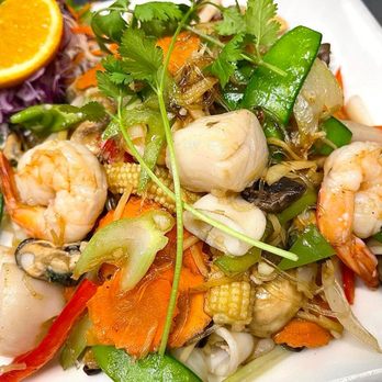 Thai Wisdom Lounge Edmonds - Thai Near Me - Edmonds, Washington