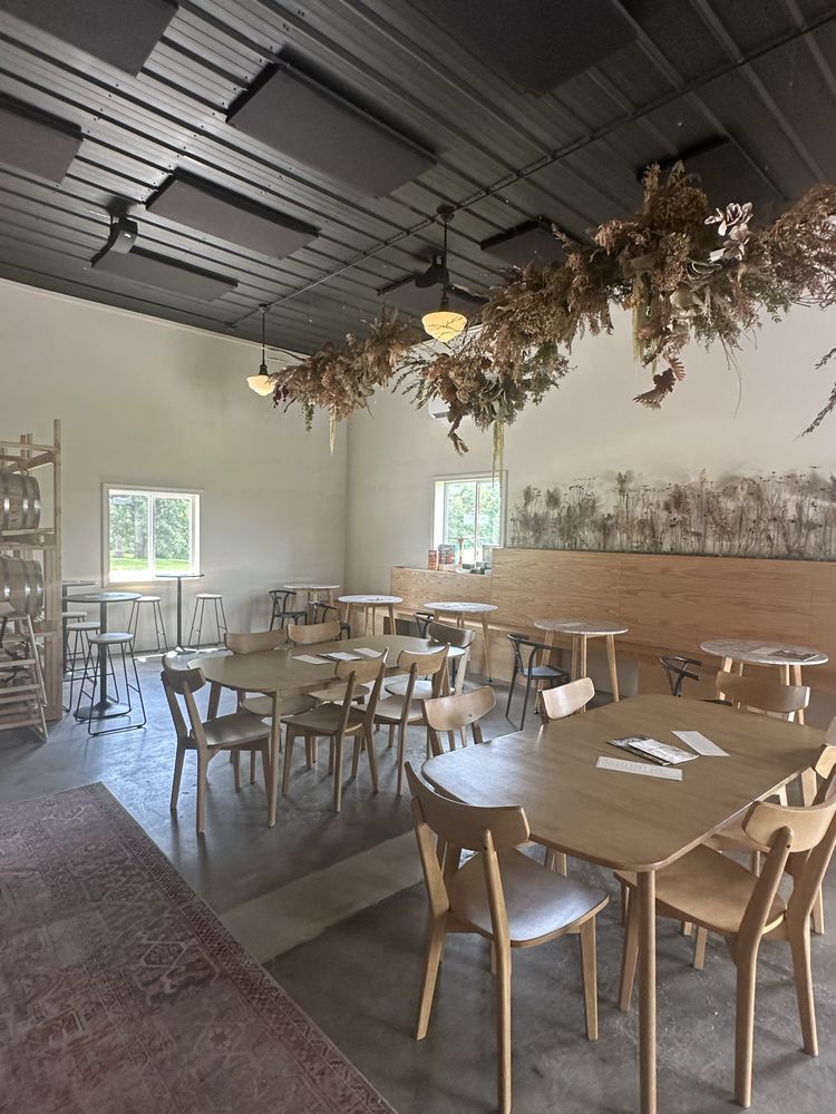 Ida Graves Distillery Logo