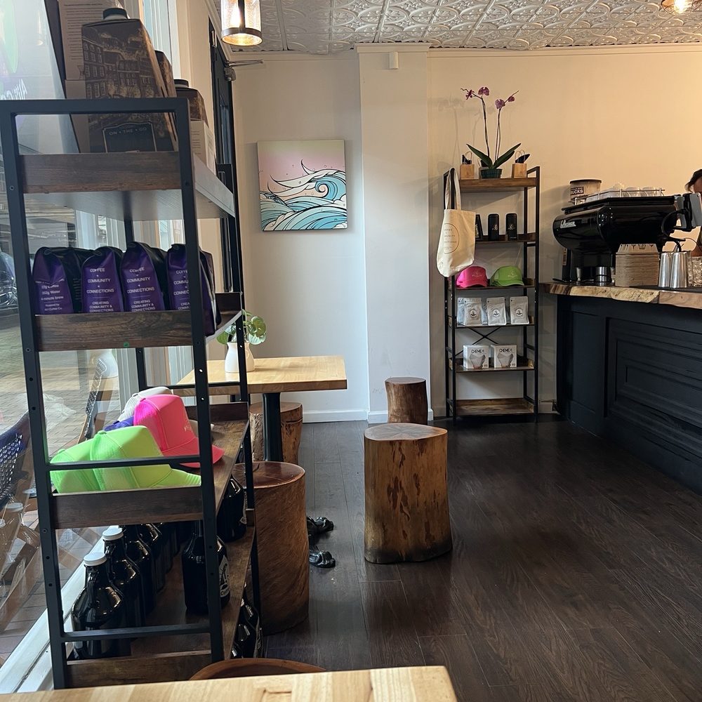 Ali’i Coffee - Inside shop - Coffee & Tea Near Me - Honolulu, Hawaii