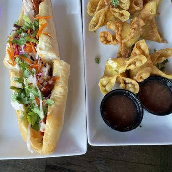 District 6 - Spicy chicken Bahn Mi and Crispy won tons - Gastropubs Near Me - Louisville, Kentucky District 6 - Spicy chicken Bahn Mi and Crispy won tons - Gastropubs Near Me - Louisville, Kentucky