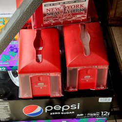 New York New York Pizza - Wesley Chapel - Nov 2022: lots of stuff everywhere...