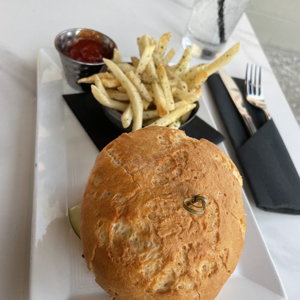 1229 Shine - GF Chicken Sandwhich - Seafood Near Me - Myrtle Beach, South Carolina