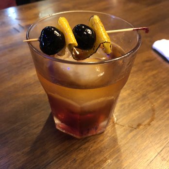 Blackie's on the Square - Old Fashioned - American Near Me - Glen Rose, Texas