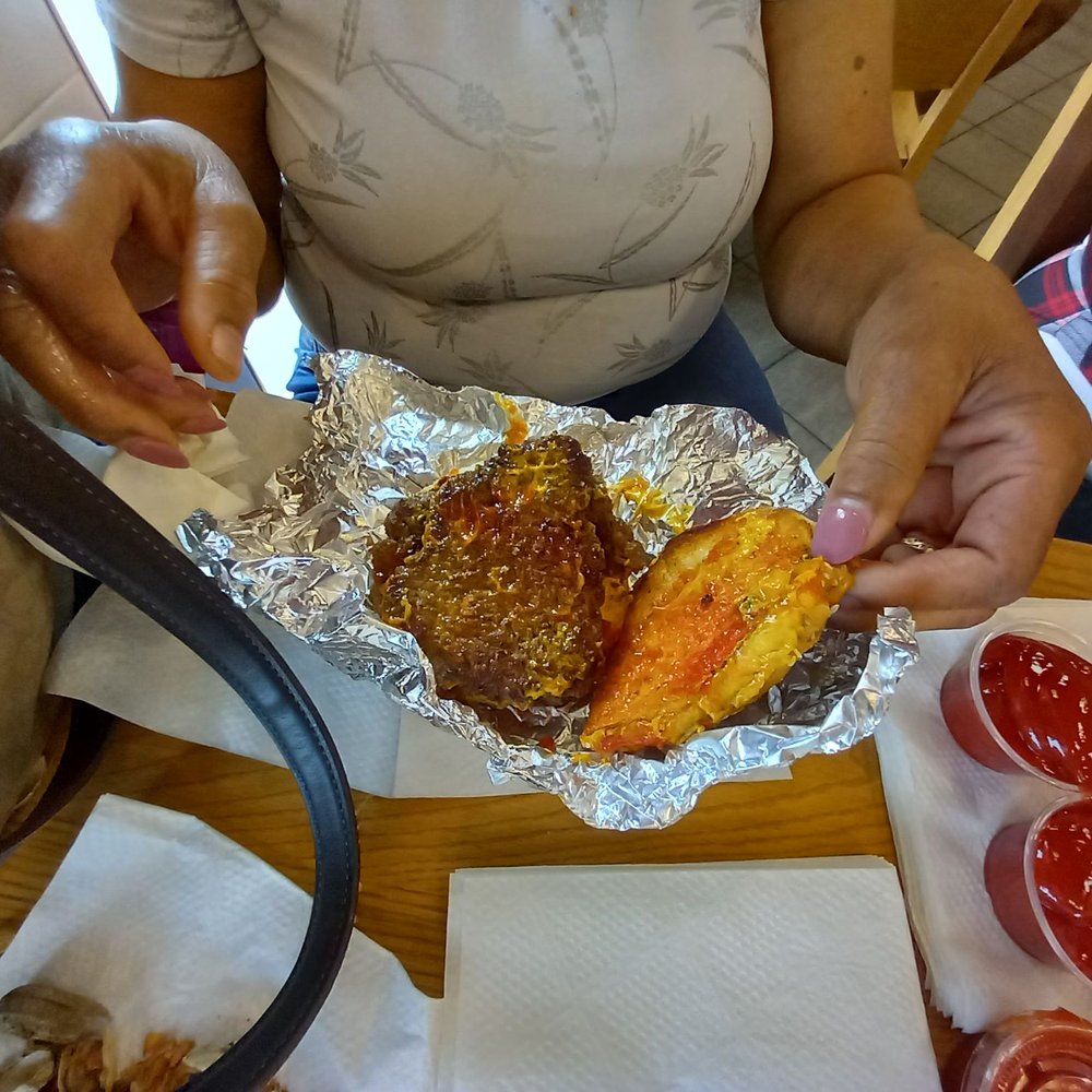 Five Guys - HAMBURGER with mustard & ketchup - Burgers Near Me - Newport News, Virginia