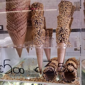 Gelateria da Costanza - The 5€ has 3 scoops, the other is 2 scoops - Ice Cream & Frozen Yogurt Near Me - Rome, RM Gelateria da Costanza - The 5€ has 3 scoops, the other is 2 scoops - Ice Cream & Frozen Yogurt Near Me - Rome, RM