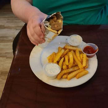 The Grapevine - gyro plate - Italian Near Me - Richmond, Virginia