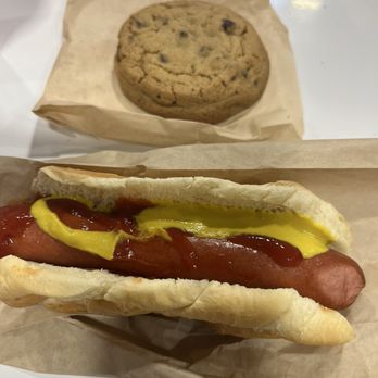 Costco Wholesale - Hot dog and chocolate chip cookie - Wholesale Stores Near Me - North Canton, Ohio Costco Wholesale - Hot dog and chocolate chip cookie - Wholesale Stores Near Me - North Canton, Ohio